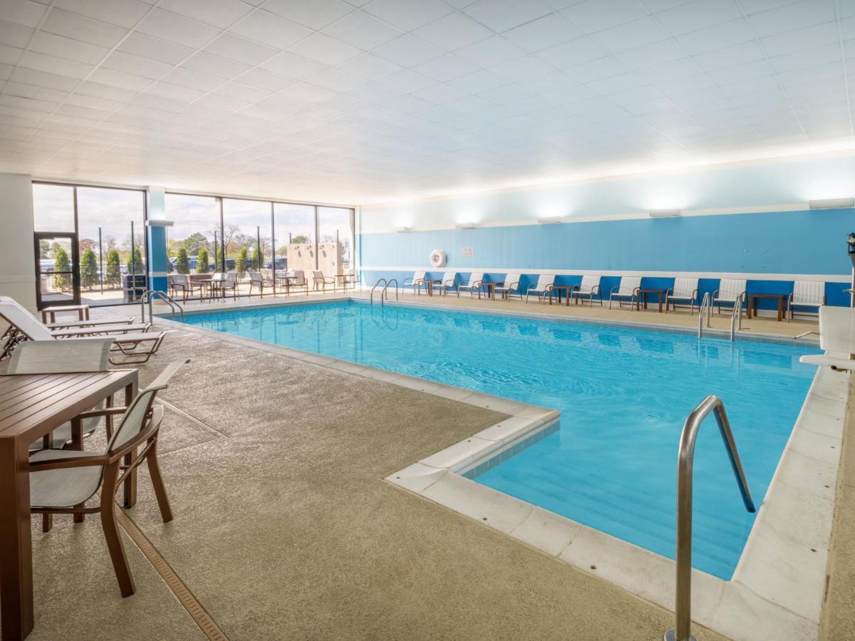 Holiday Inn Chicago O'Hare - Rosemont By Ihg Exterior photo