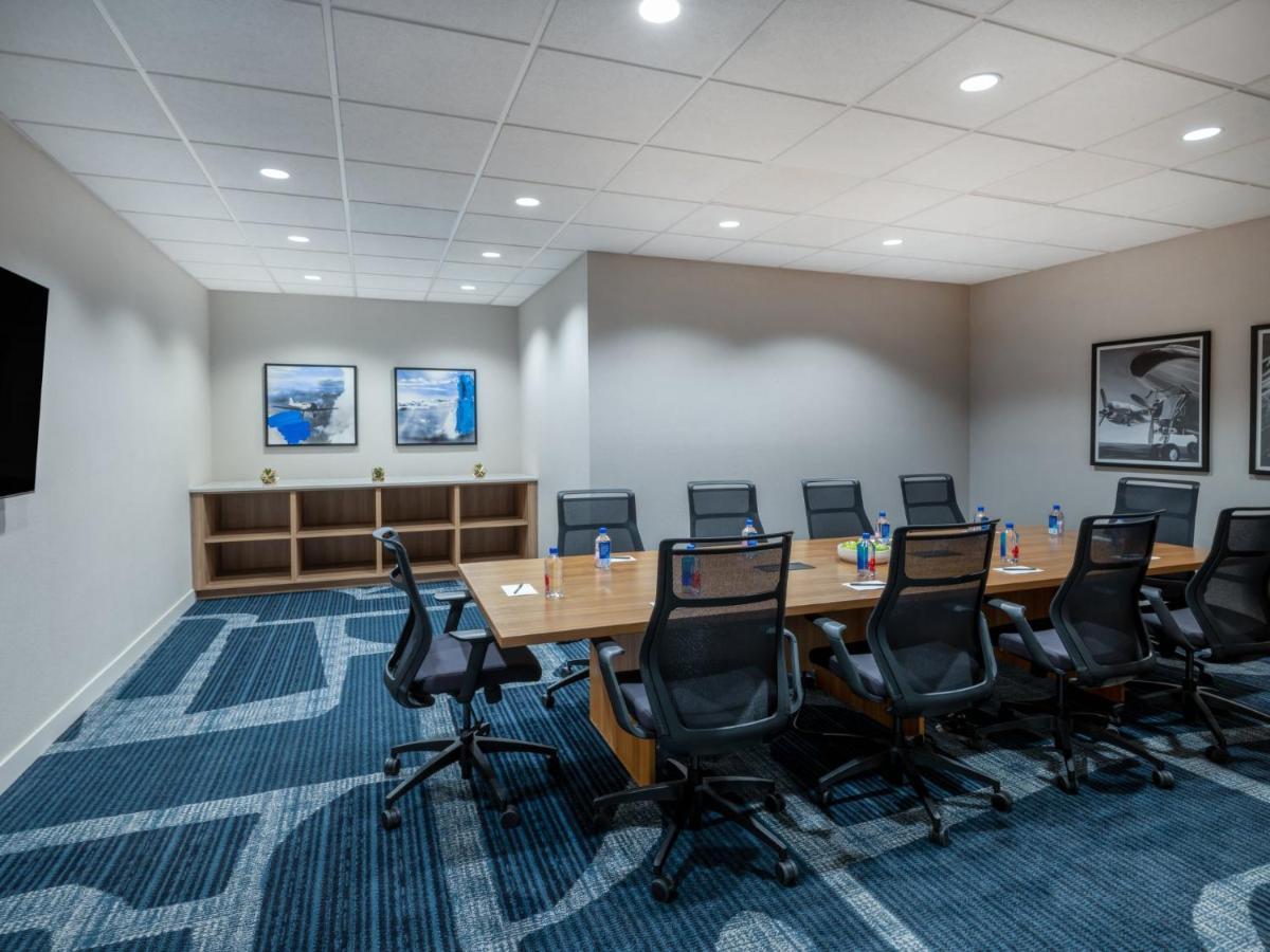 Holiday Inn Chicago O'Hare - Rosemont By Ihg Exterior photo